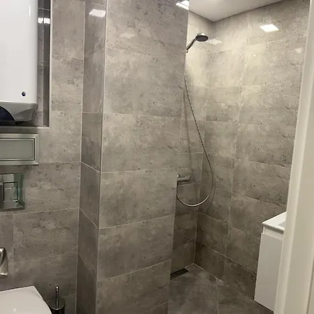 Fabulous New In Daire *